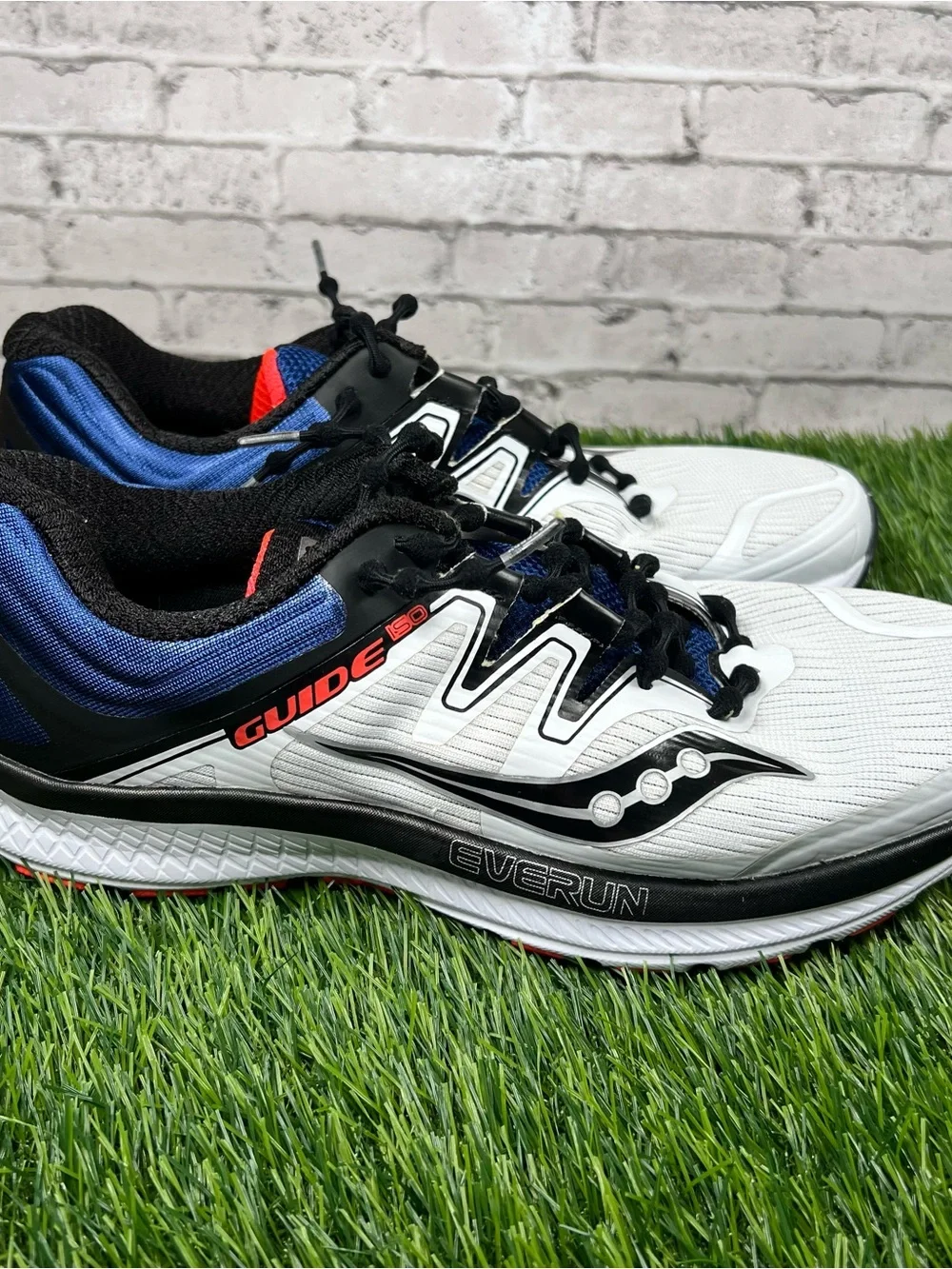 Saucony Guide ISO Running Shoes Mens 8.5 White Black Blue Stability S20415-4